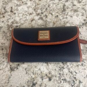 Dooney & Bourke wallet